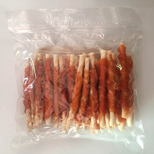 Sticks de cuero trenzado con pollo